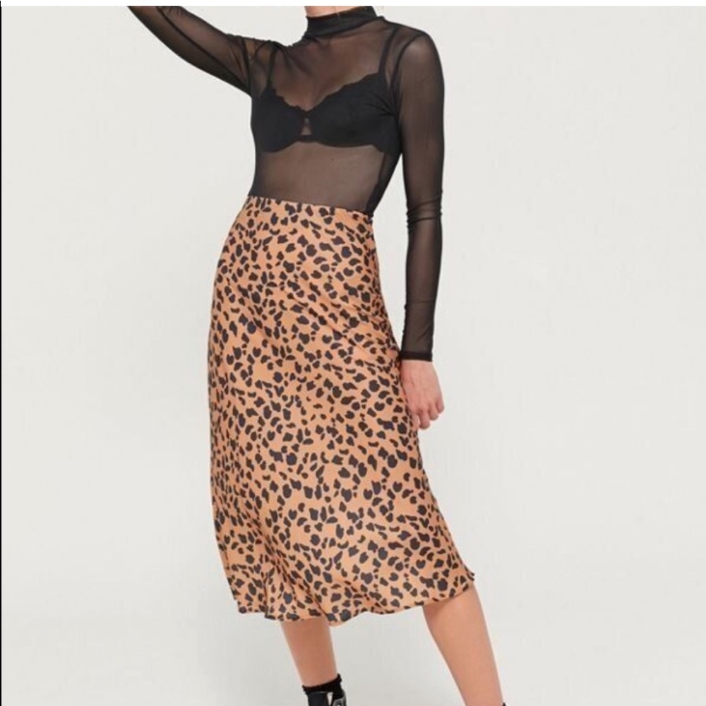 Urban outfitters cheetah print midi skirt | XS | worn once
